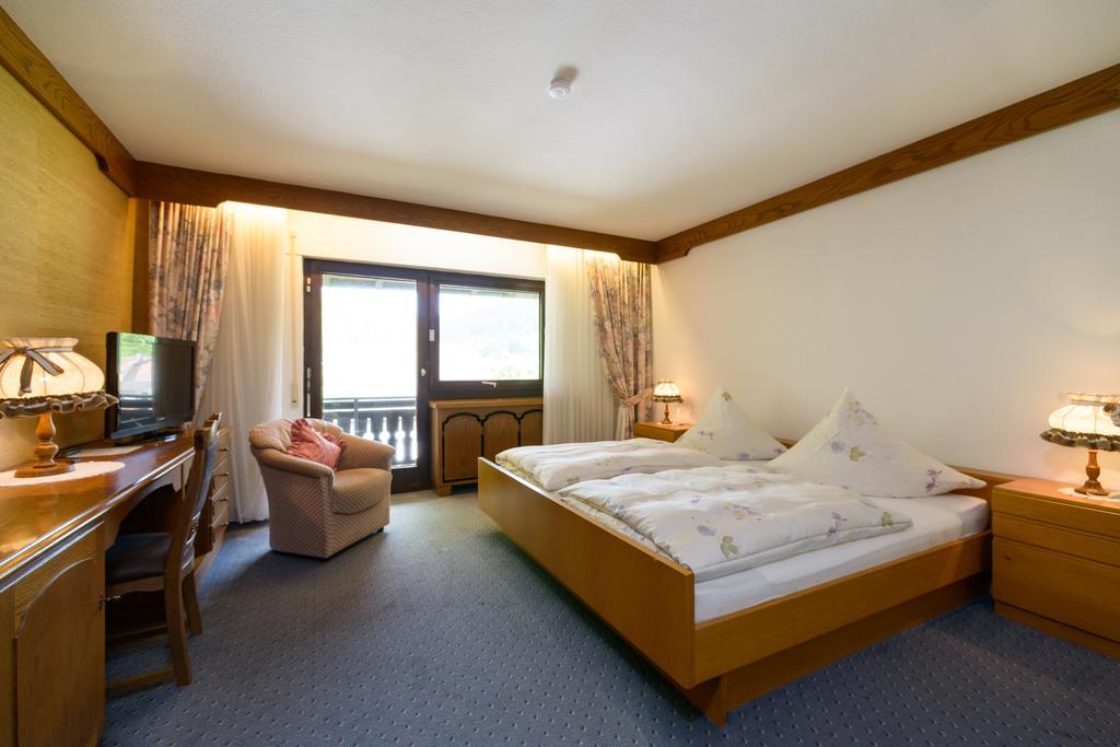 Hotel Schwarzwaldschaefer Enzklösterle エクステリア 写真