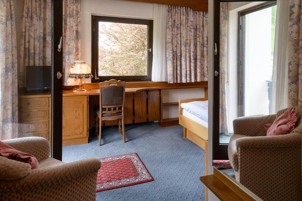 Hotel Schwarzwaldschaefer Enzklösterle 部屋 写真