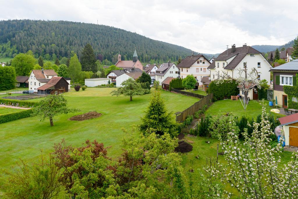 Hotel Schwarzwaldschaefer Enzklösterle エクステリア 写真
