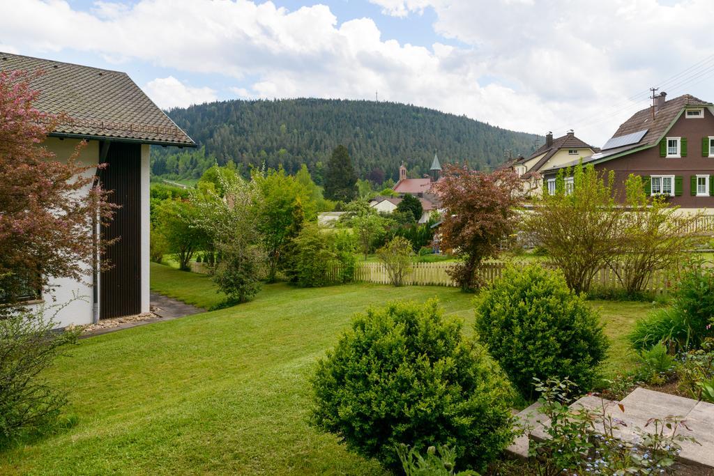 Hotel Schwarzwaldschaefer Enzklösterle エクステリア 写真