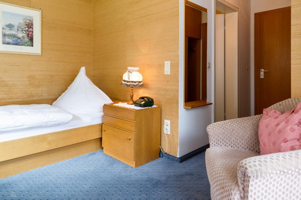 Hotel Schwarzwaldschaefer Enzklösterle 部屋 写真